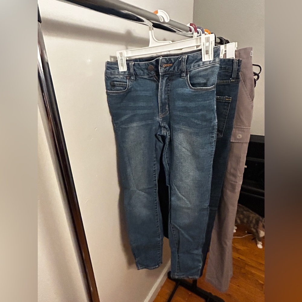 Tahari Women’s Skinny Jeans Size 2/26